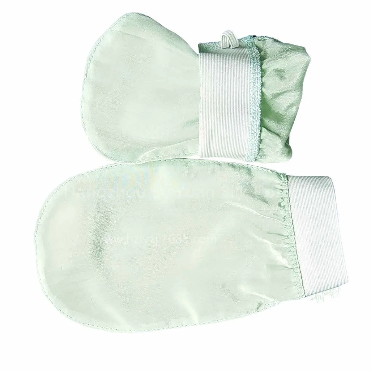 Silk Turkish Exfoliating Bath Glove - Image 9