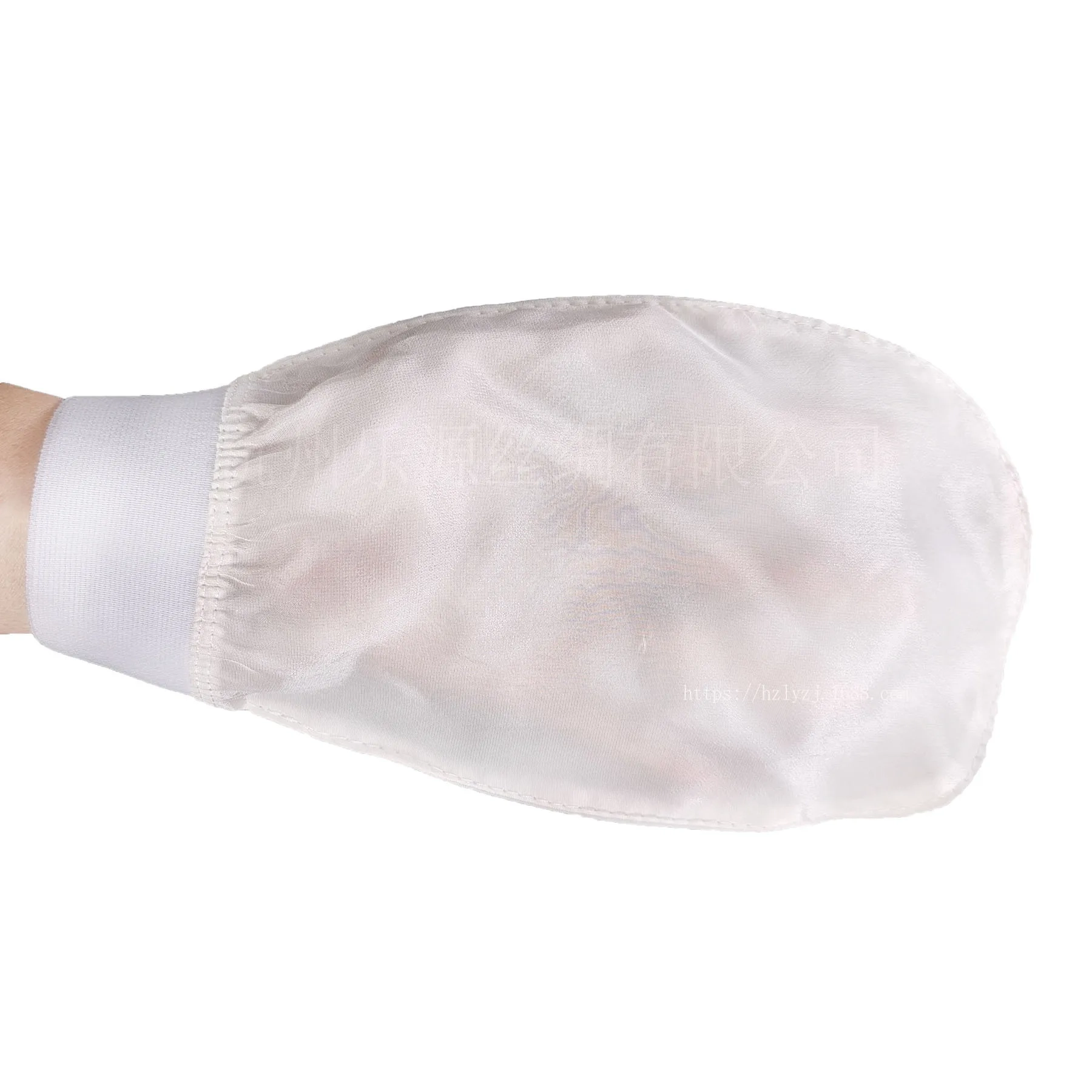Silk Turkish Exfoliating Bath Glove - Image 7