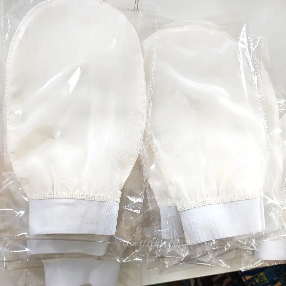 Silk Turkish Exfoliating Bath Glove - Image 4