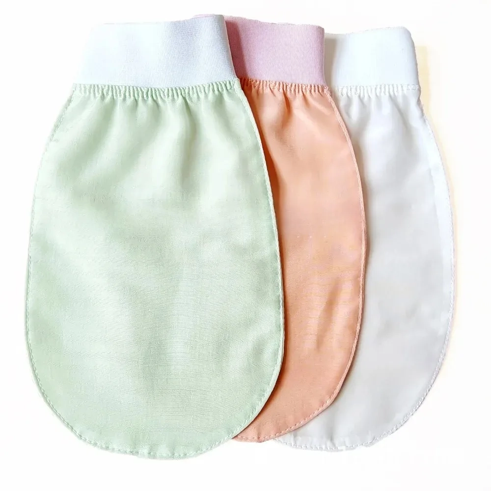 Silk Turkish Exfoliating Bath Glove - Image 5