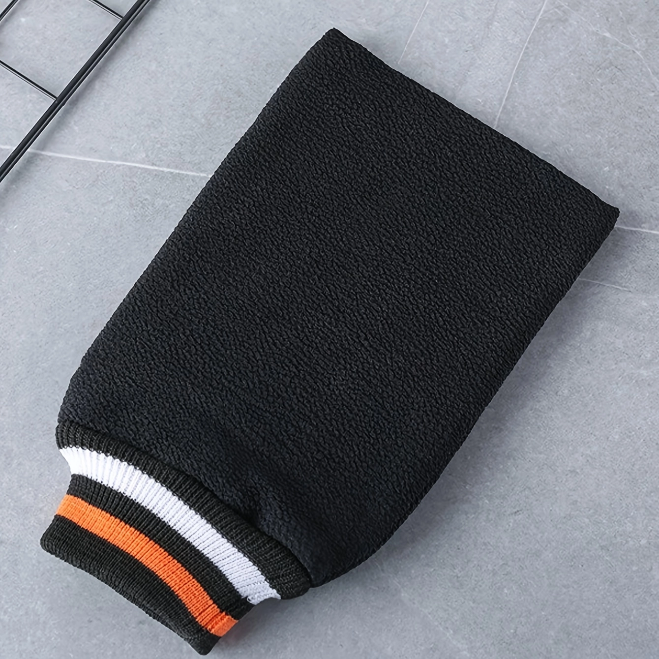 Solid Color Exfoliating Body Scrubber Glove - Image 6